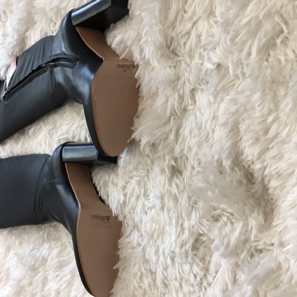 COPY - Zara over the knee faux leather boots - Picture 2 of 3